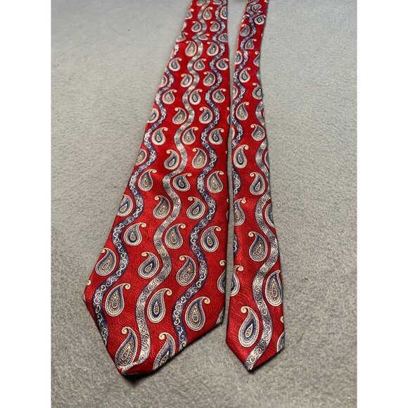 Evan Picone Mens Silk Tie Red Paisley Pattern 100 Percent Silk Necktie - Picture 5 of 5
